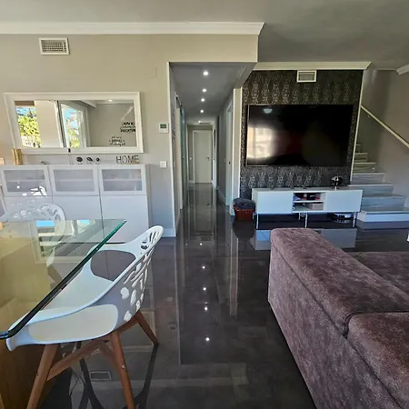 Penthouse Duplex With Amazing View Pass The Keys 马尔韦利亚